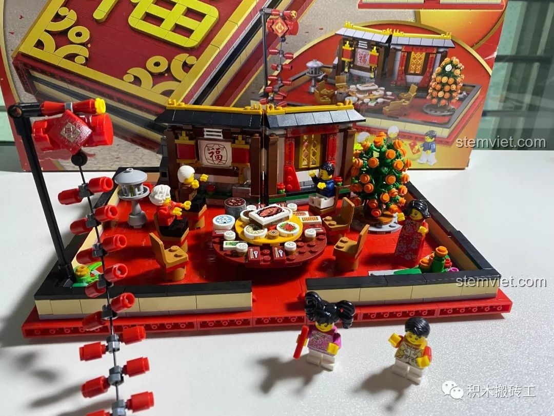 Toàn cảnh bộ đồ chơi giáo dục Cảnh Đoàn Viên Ngày Tết 808 sau khi hoàn thành với đầy đủ các nhân vật.