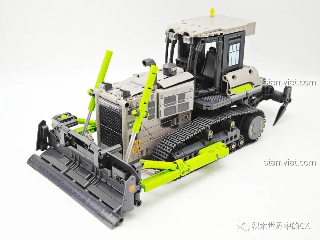 Mô hình Xe Ủi Công Trình Zoomlion 5940 hoàn thiện, một món đồ chơi xây dựng đáng tiền cho bé trai đam mê máy móc.