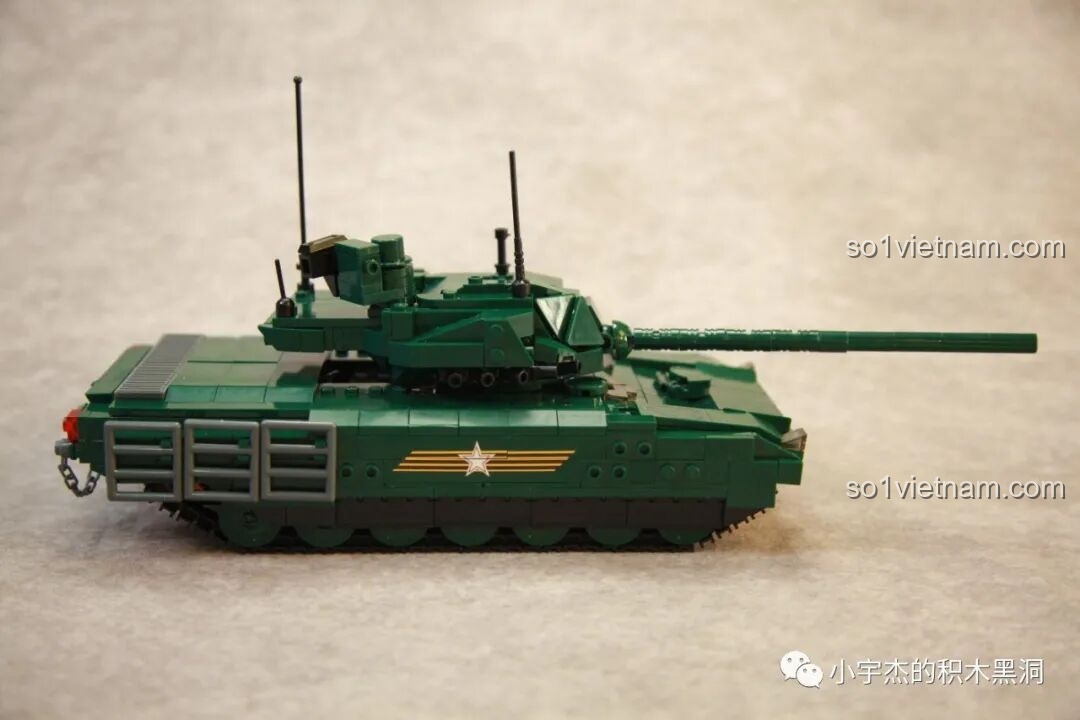 Tháp pháo của xe tăng Sluban M38-B0850 sau khi hoàn thành, thể hiện thiết kế hiện đại và chi tiết.