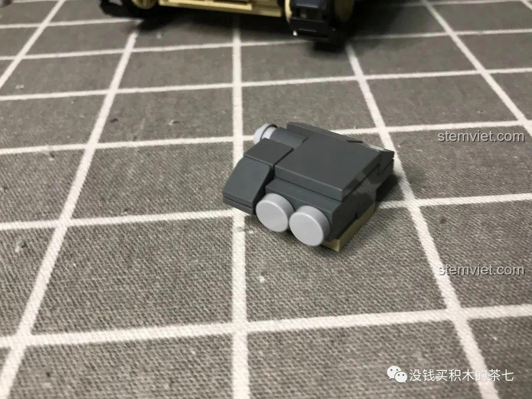 Tháp pháo của bộ đồ chơi lắp ráp Xe Tăng Challenger 2 FV 4034 JIAZHI 0105 đã hoàn thành, sẵn sàng gắn vào thân xe.