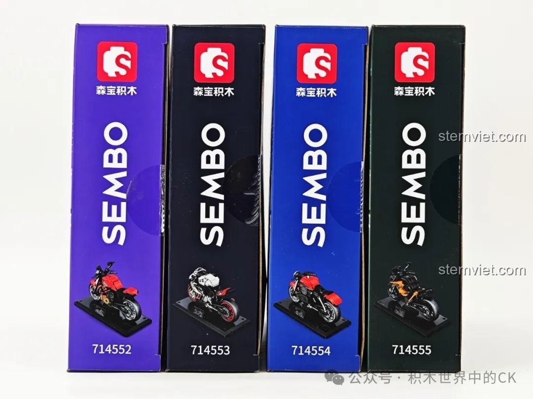 Các hộp đồ chơi SEMBO 714552, 714553, 714554, 714555 được xếp dọc, khoe thiết kế cạnh hộp đẹp mắt.