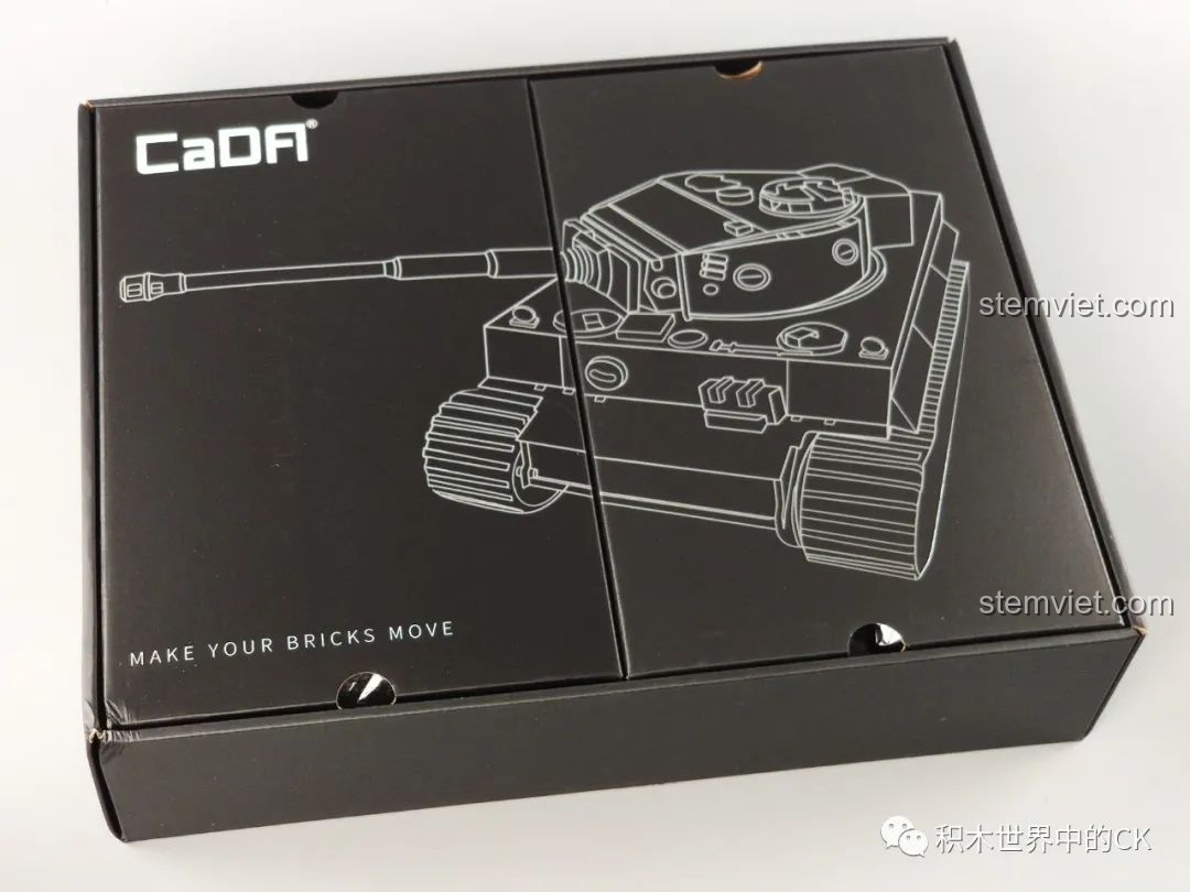 Hộp đựng bên trong của bộ lắp ráp CaDA C61071 với hình vẽ line-art chiếc xe tăng Tiger I, mang lại cảm giác cao cấp.