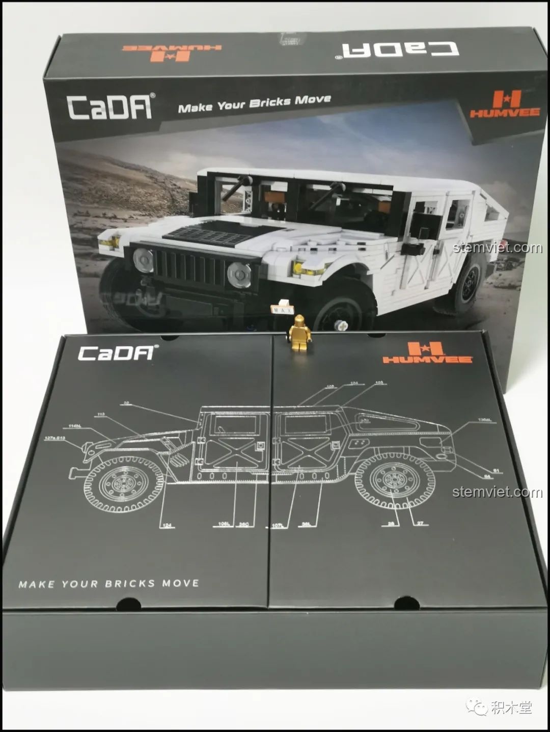 Hộp đựng của bộ lắp ráp CaDA C61027 Humvee lớn có thiết kế nắp phụ in hình bản vẽ kỹ thuật của xe.