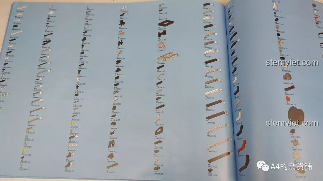 Một góc chụp khác của mô hình CaDA C61016 hoàn thiện, thể hiện các đường nét thiết kế sắc sảo.