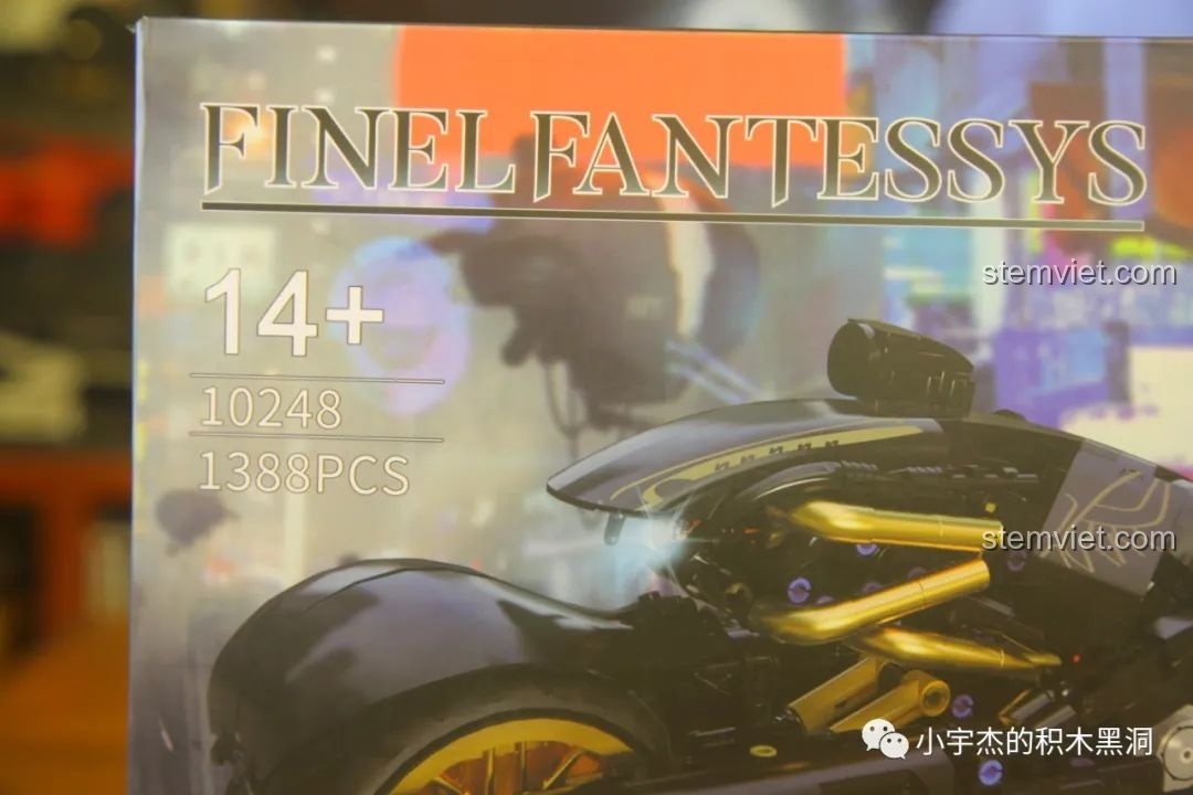 Cận cảnh thông số trên hộp bộ lắp ráp Mô tô Fenrir Sói Lửa Final Fantasy VII KBox 10248: 14+, 10248, 1388PCS.