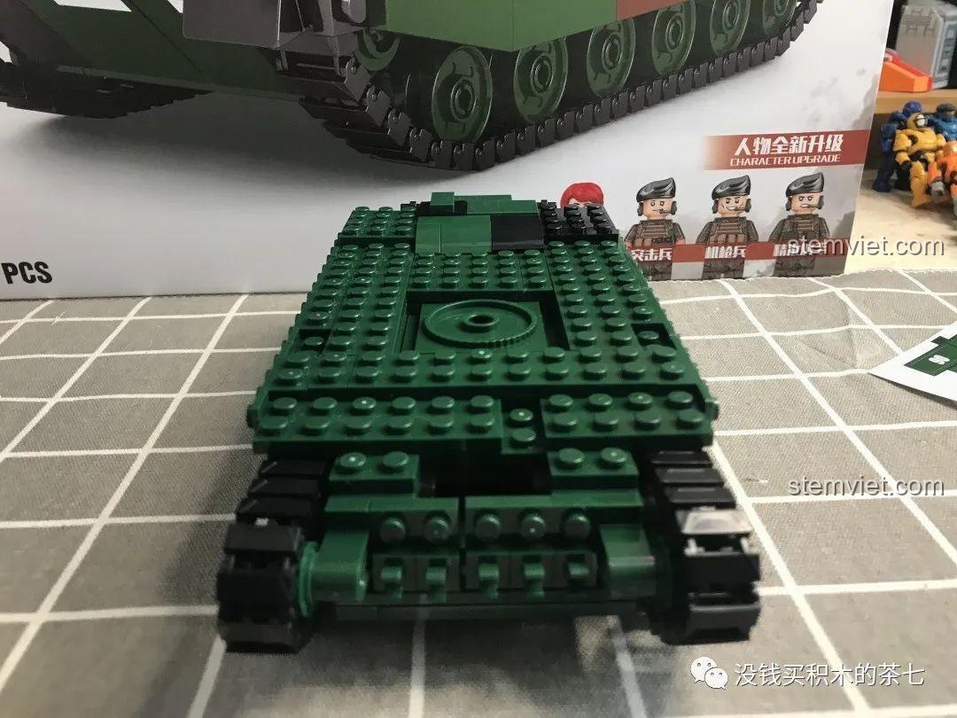 Hai thùng nhiên liệu phụ phía sau của bộ lắp ráp JiaZhi 0102 Xe Tăng Chủ Lực Leclerc.