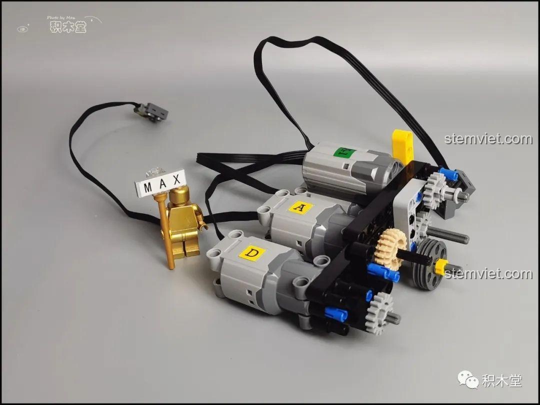 Hệ thống motor của Taigaole T4001 được tích hợp vào thân máy, đảm bảo cân bằng.