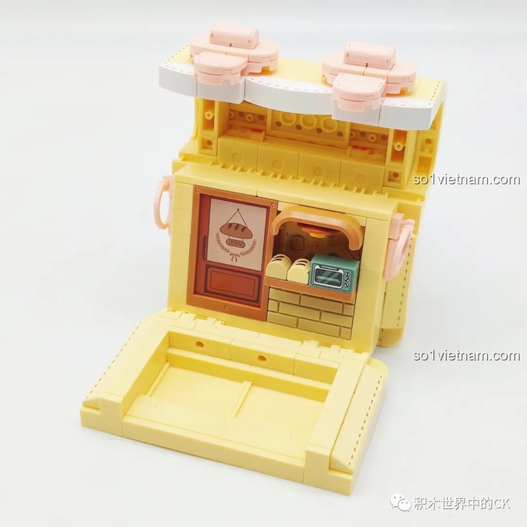 Tiệm bánh mì mini Wekki 516911 hoàn chỉnh, với các loại bánh được sắp xếp gọn gàng bên trong túi.