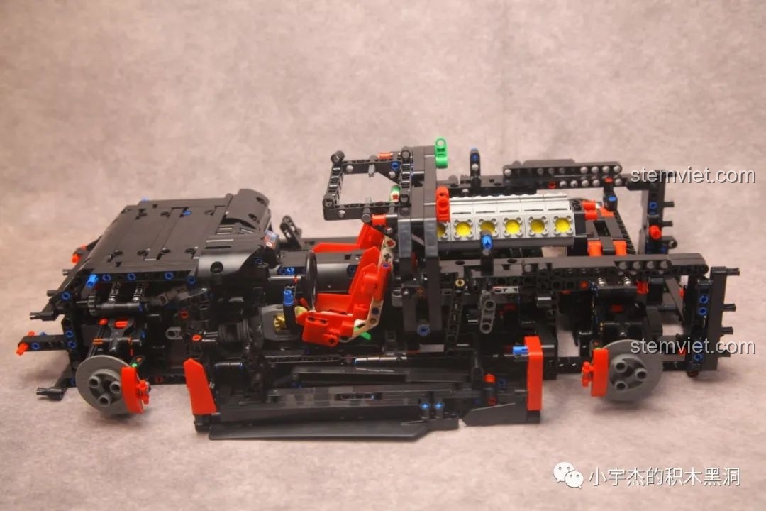 Tiến độ lắp ráp K-box 10222 sau khi hoàn thành túi số 5, phần đầu xe đã bắt đầu được lắp các tấm panel.