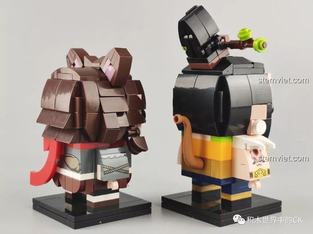 Mô hình Tiểu Cửu A0124 và Thân Công Báo A0125 Keeppley đã lắp ráp, nhìn từ phía trước bên