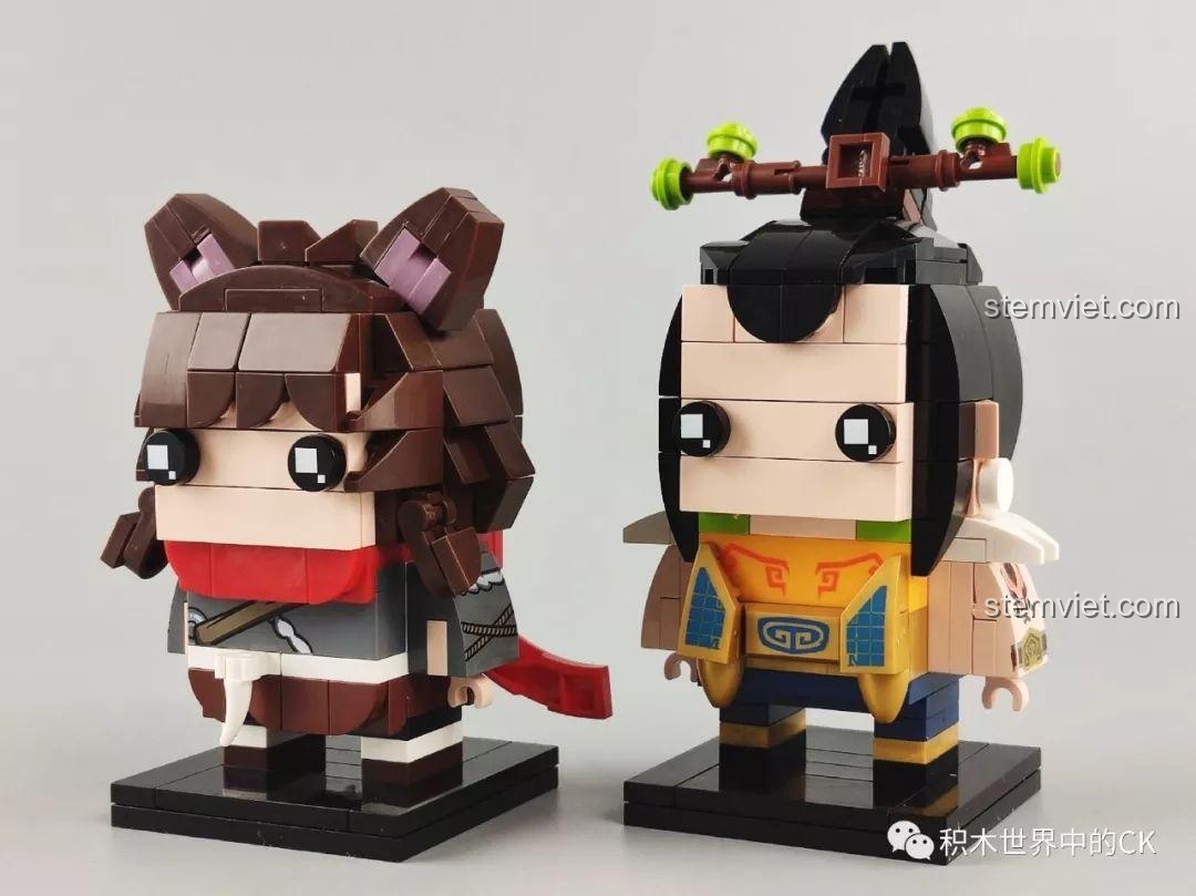 Mô hình Tiểu Cửu A0124 và Thân Công Báo A0125 Keeppley đã lắp ráp, nhìn từ phía trước