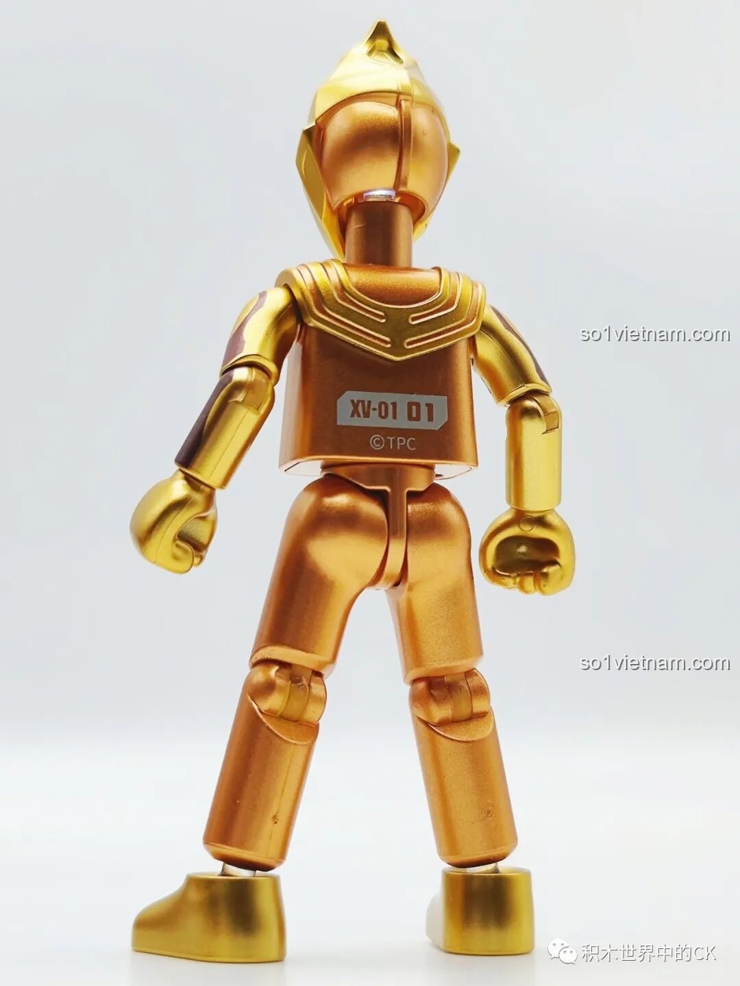 Tiga Ultraman Composite Type với phụ kiện trong Bộ Sưu Tập Ultraman 2023.