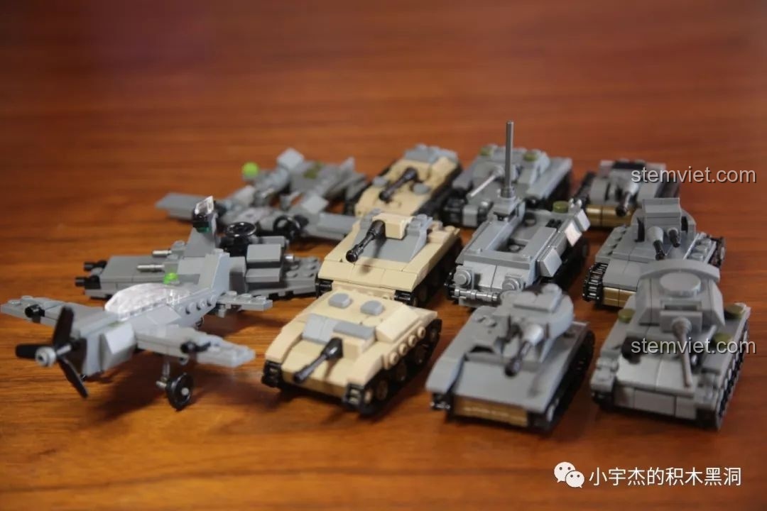 Toàn bộ 12 mô hình có thể lắp được từ bốn bộ SEMBO, tạo thành một bộ sưu tập quân sự mini hoành tráng.