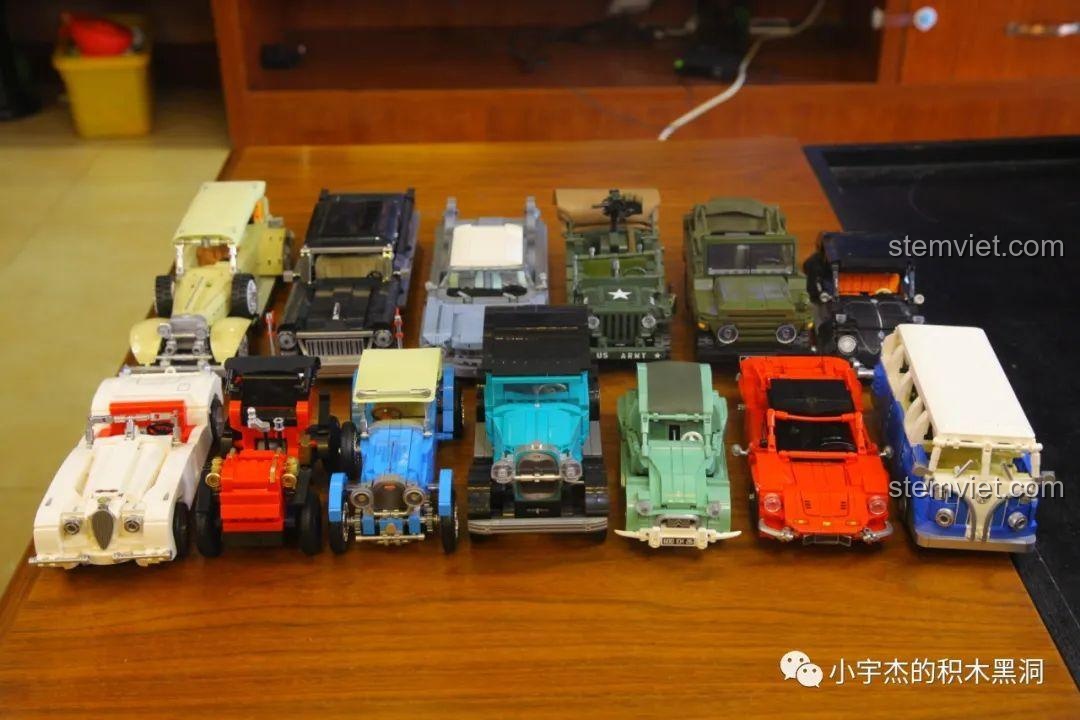 Toàn bộ 13 mô hình xe cổ điển trong series Beijing Auto Museum của SEMBO, nhìn từ góc khác.