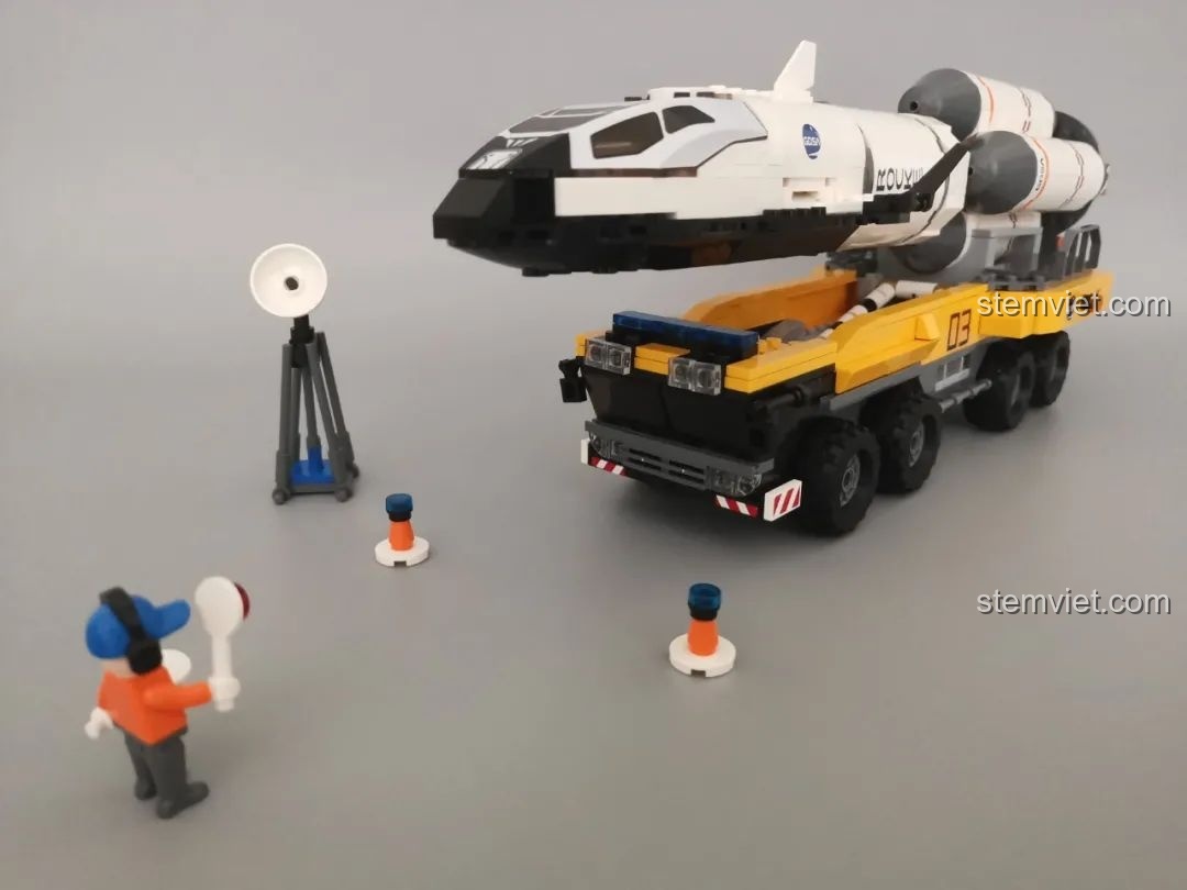 Toàn cảnh bộ lắp ráp đồ chơi khám phá vũ trụ GUDI xịn giá rẻ với xe, tên lửa và các minifigures.