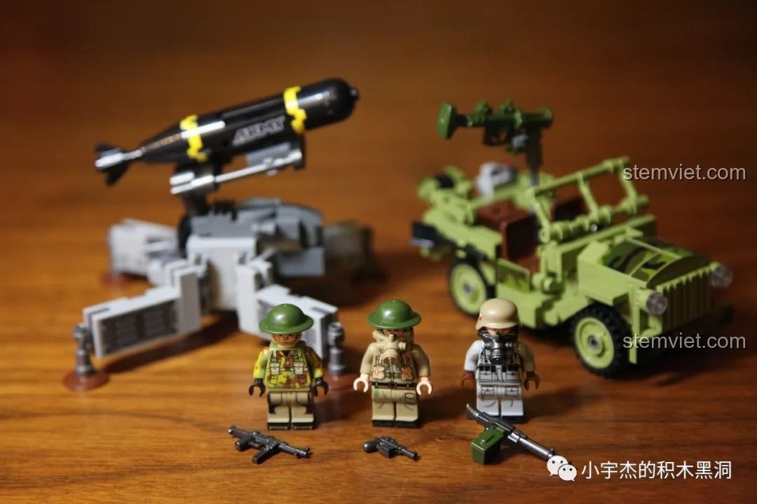 Toàn cảnh bộ đồ chơi lắp ráp Xe Jeep Quân Sự Mang Tên Lửa Chống Tăng 631004D sau khi hoàn thành.