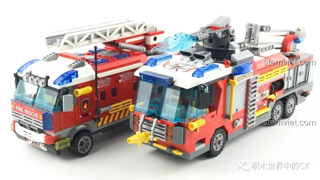 Toàn bộ sản phẩm QMAN 2809 sau khi lắp ráp, bao gồm xe cứu hỏa, tháp điều khiển và 5 minifigures.
