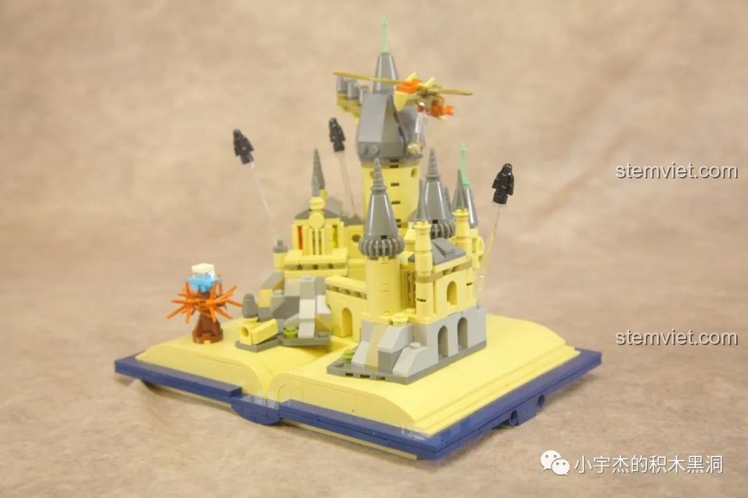 Toàn cảnh bộ đồ chơi lắp ghép Lâu đài ma thuật cho con gái trên 12 tuổi, rất đẹp mắt.