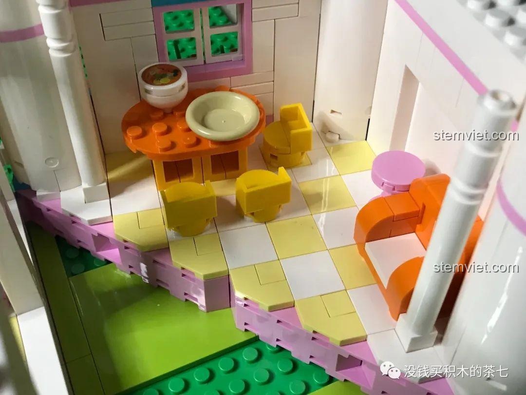 Toàn cảnh tầng một của Lâu Đài Hoàng Gia 604003 nhìn từ trên xuống, đã hoàn thiện.