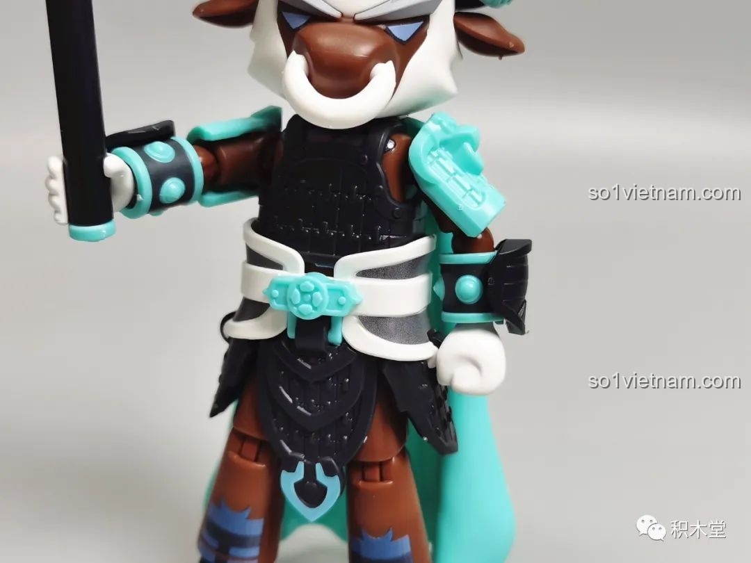 Tôn Ngộ Không tạo dáng với xe Tề Thiên Phi Xe