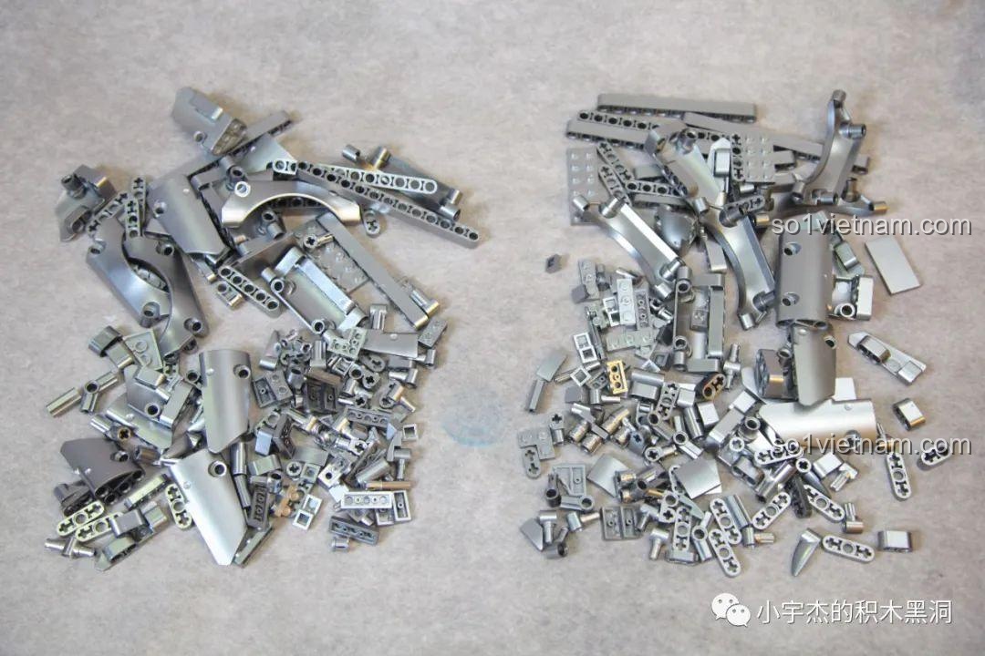 Tổng hợp các mảnh ghép màu bạc từ túi số 3 của bộ MJ Blocks 8620A, sẵn sàng để hoàn thiện ngoại thất xe.