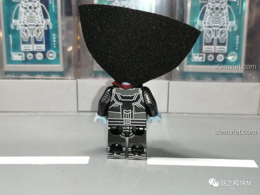 Tất cả các minifigure zombie và Doctor Strange trong bộ WM6132 được trưng bày.