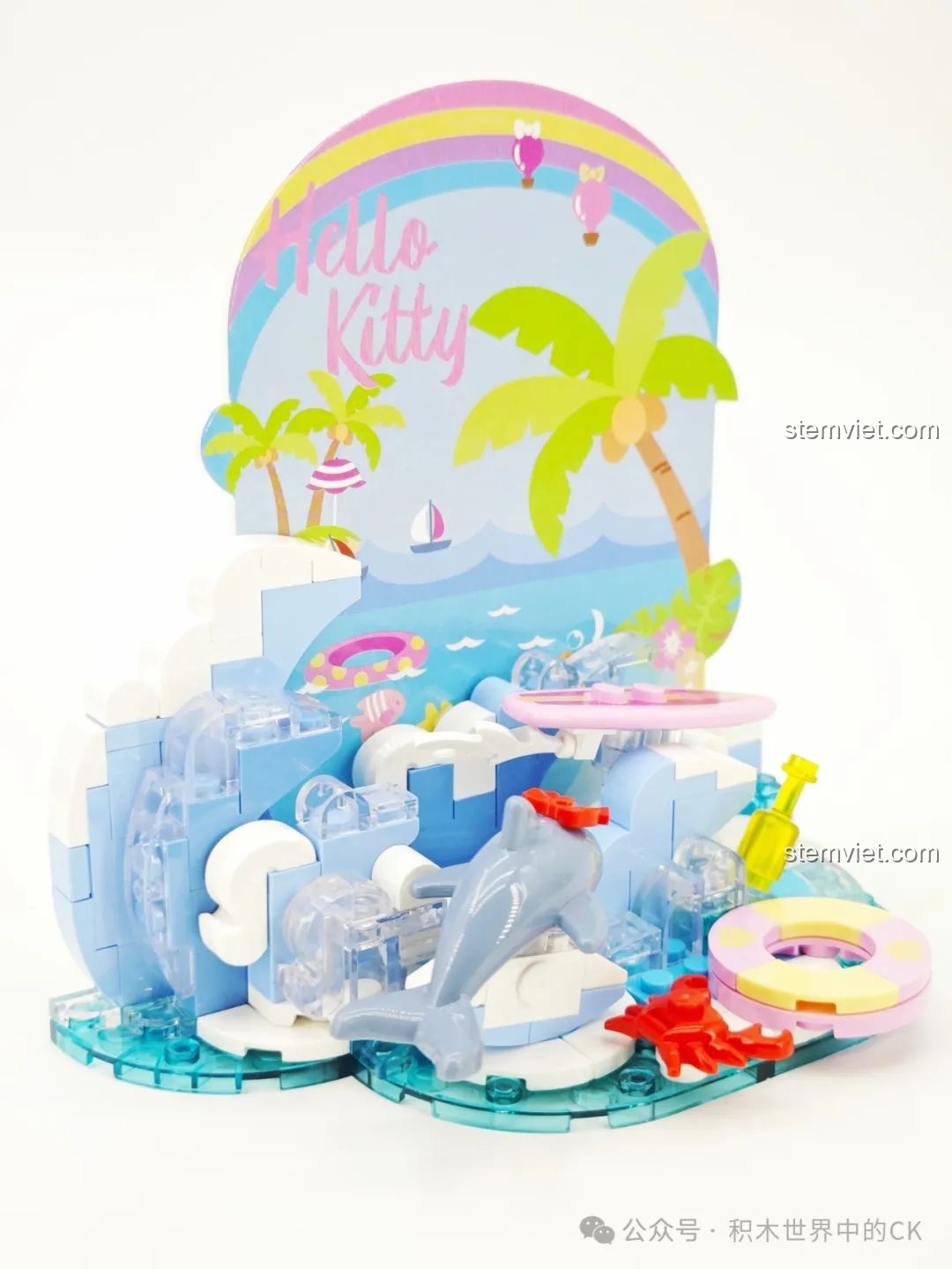 Cận cảnh chi tiết sân khấu và các phụ kiện âm nhạc trong bộ lắp ráp TOP TOY TC2324 Lễ Hội Âm Nhạc Bãi Biển.