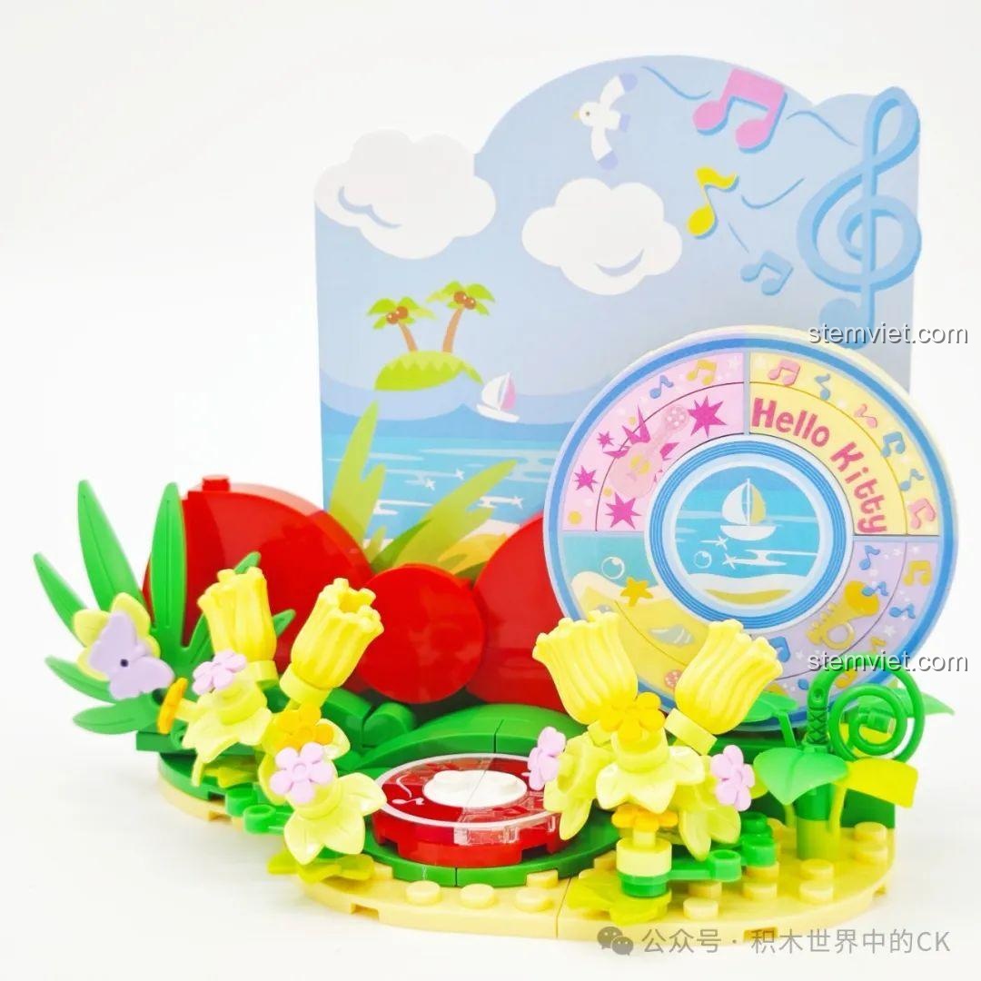 Chi tiết đĩa nhạc xoay và các nốt nhạc trong mô hình Hello Kitty Lễ Hội Âm Nhạc TC2324.