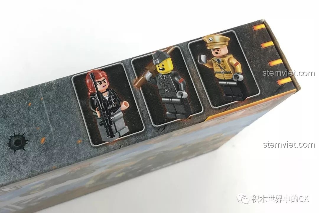 Ba minifigure độc đáo của bộ Enlighten 1708 Chiến Trường: Nhiệm Vụ Đặc Biệt - Zero, hiển thị trên cạnh hộp.