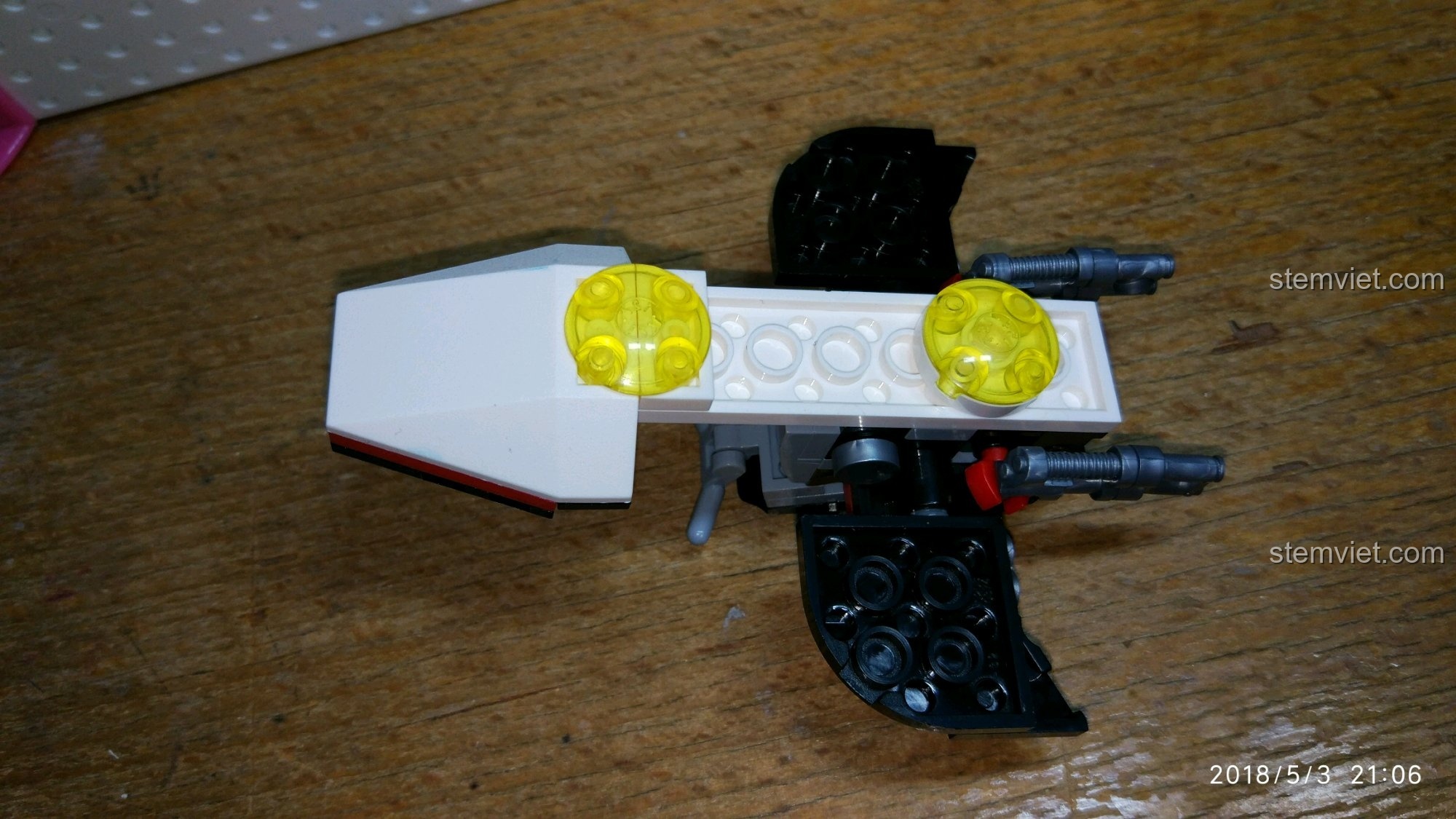 Mặt dưới của mô tô bay phản diện Enlighten 2714, trải nghiệm Enlighten Keeppley 2716 Phi cơ chiến đấu