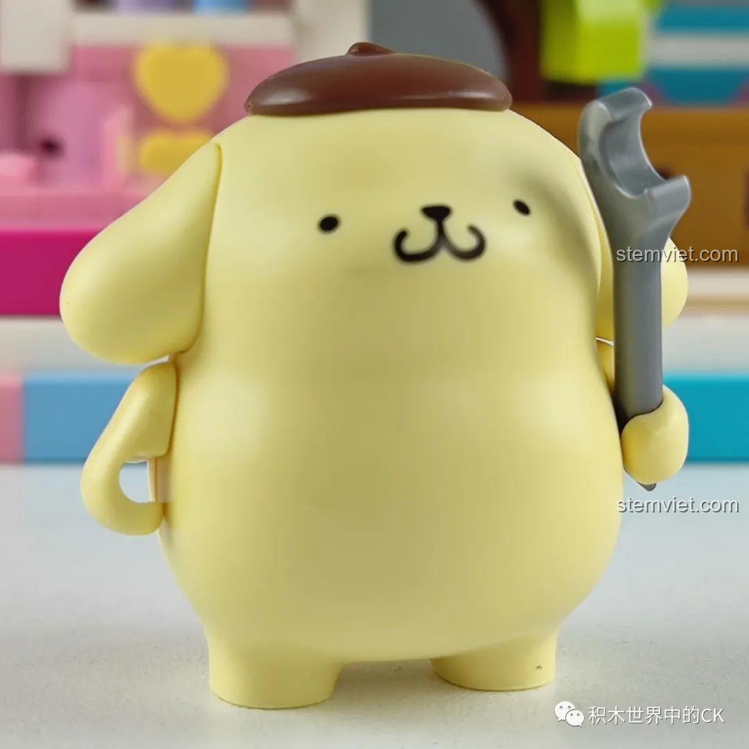 Cận cảnh nhân vật Hello Kitty và Doraemon đứng cạnh nhau, thể hiện sự tương thích của các mảnh ghép.