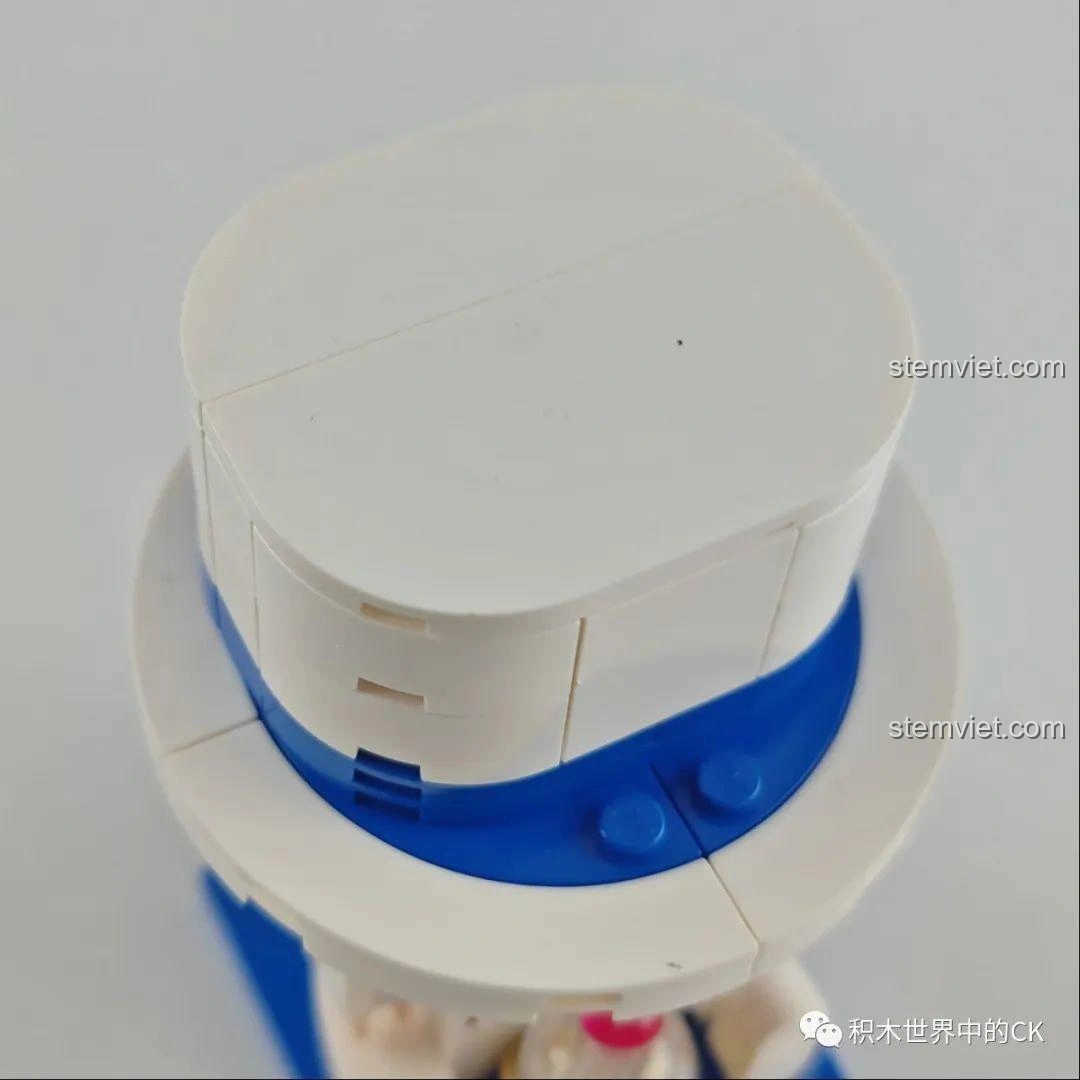 Cận cảnh chiếc mũ của đồ chơi lắp ráp Keeppley K20703 Kaito Kid, trải nghiệm Keeppley K20701 Thám tử Conan.