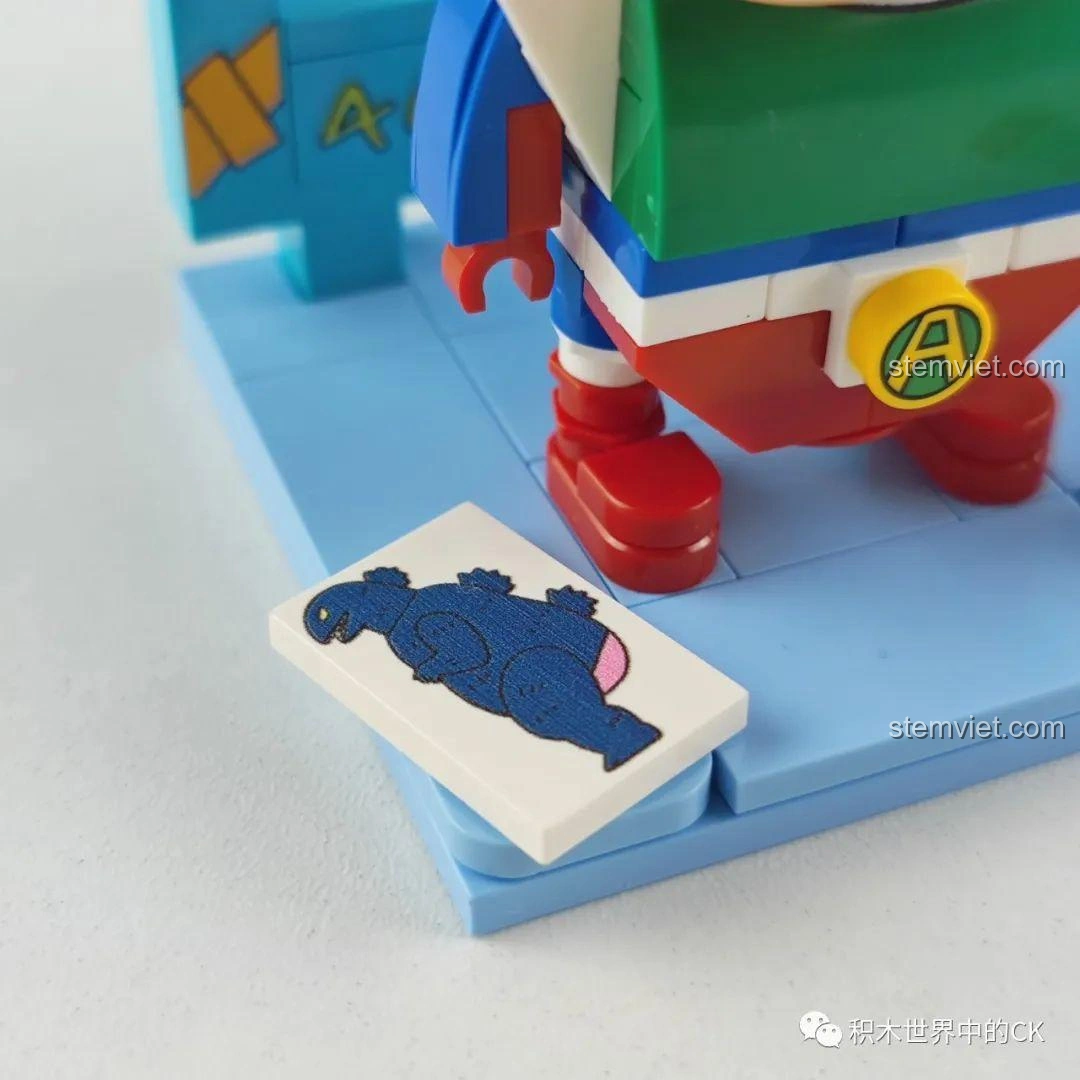 Cận cảnh đồ chơi mô hình Keeppley K20607 Shin-chan Siêu Nhân với miếng ghép hình khủng long, trải nghiệm Keeppley K20701 Thám tử Conan.