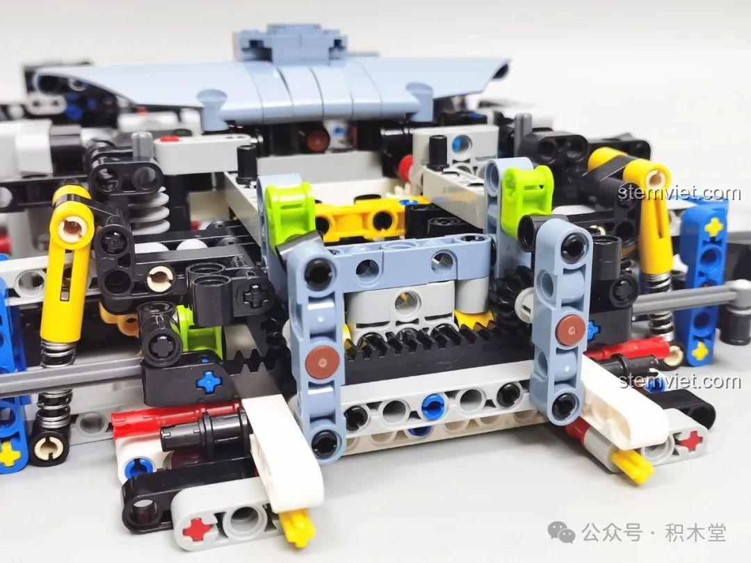 Chi tiết hệ thống lái và treo trước trong quá trình trải nghiệm Tuole 7001 Xe Đua Asurada G.S.X.