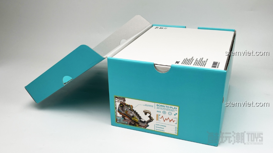 Trải nghiệm mở hộp bộ lắp ráp AREA-X AX0030 với thiết kế nắp gập, mang lại cảm giác chân thực như mở hộp giày.