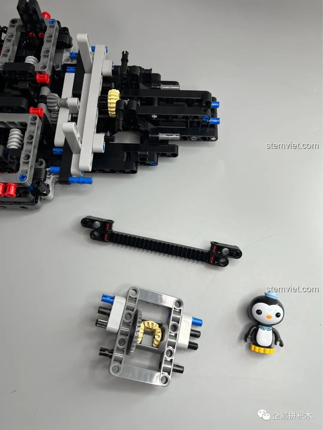 Trang hướng dẫn cho bước 2, lắp ráp hệ thống truyền động của Moyu Block MY88008 Bugatti Bolide.