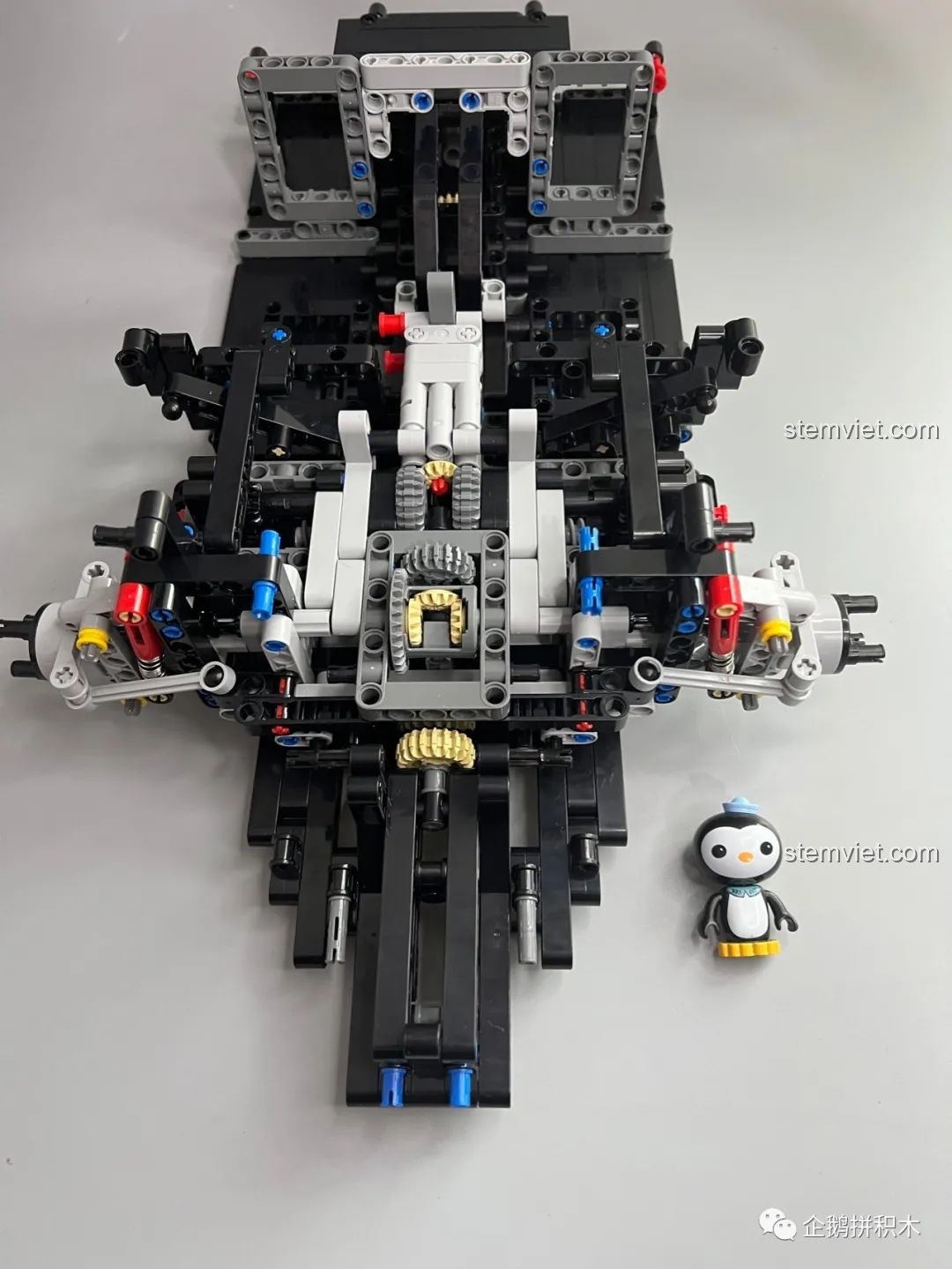 Cận cảnh hệ thống treo của mô hình Moyu Block MY88008 Bugatti Bolide.