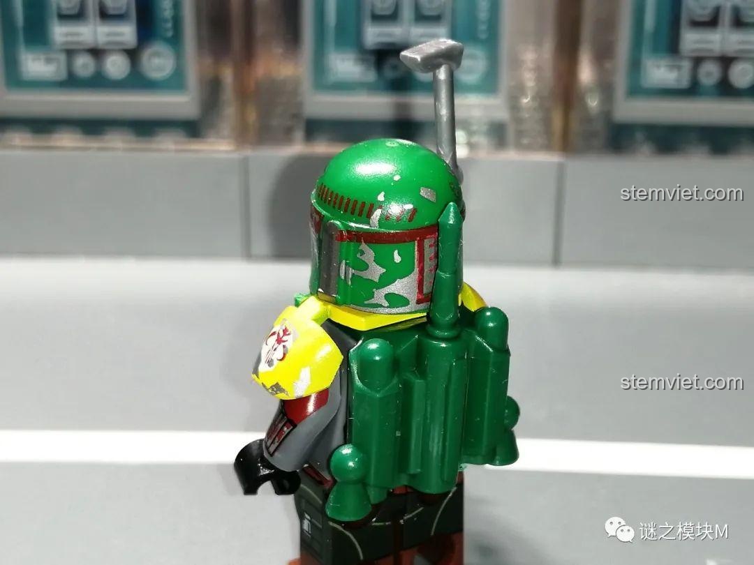 Trải nghiệm WM 6121 Minifigure The Mandalorian: Mặt sau của Boba Fett, in ấn sắc nét trên giáp.