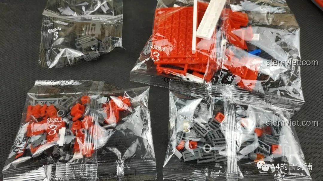 Hoàn thành bước 2 của bộ xếp hình Xe cứu hỏa thành phố XB-03030 chất lượng cao giá tốt, thân xe đã được lắp ráp cơ bản.