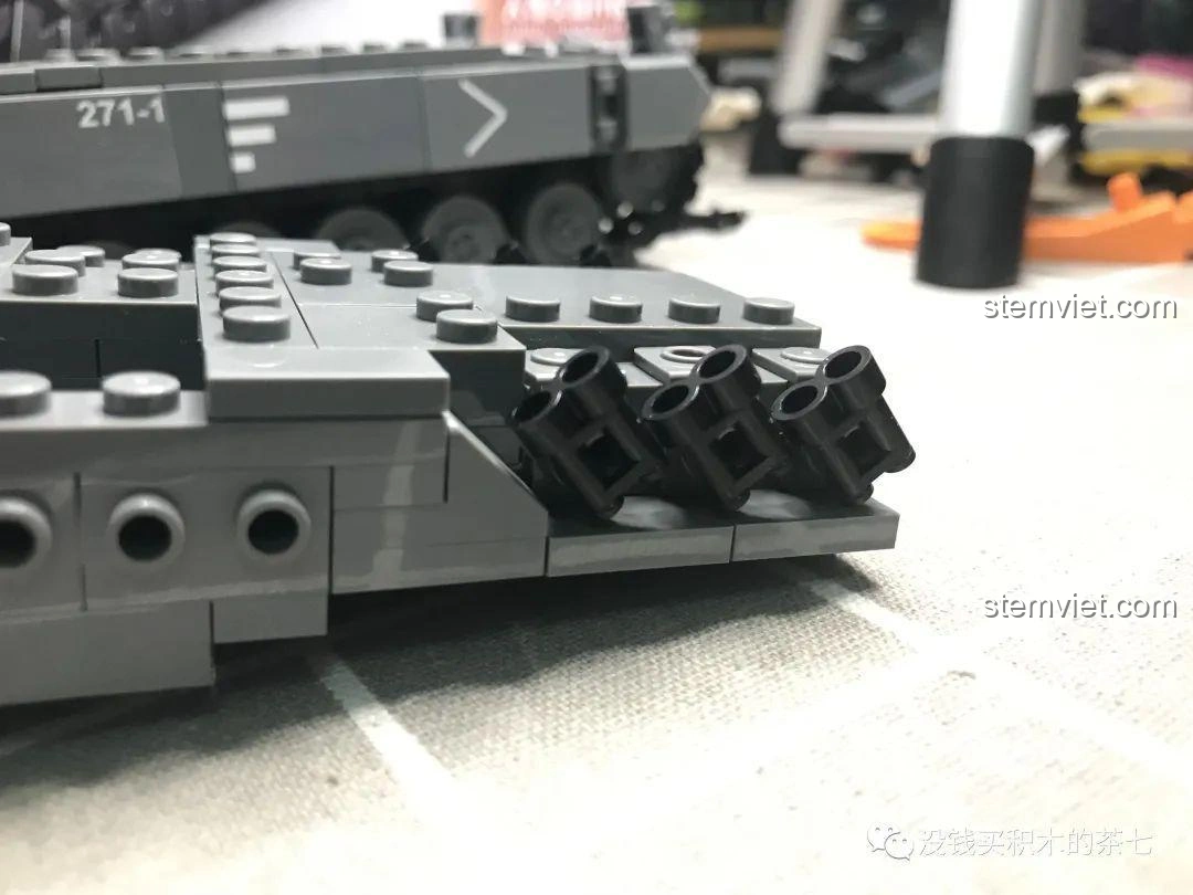 Trạm vũ khí điều khiển từ xa của xe tăng Leopard 2A7+ trong bộ Jiazhi 0104 khi được tách rời, cho thấy cấu trúc chi tiết.