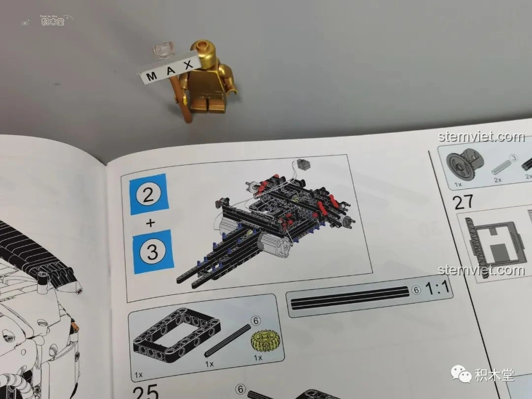 Trang hướng dẫn lắp ráp bộ Feifan F10002 Lamborghini Aventador SVJ Roadster, hiển thị các bước lắp khung gầm.