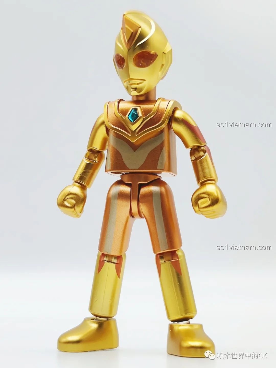 Trigger Ultraman Eternal Shining State với phụ kiện trong Bộ Sưu Tập Ultraman 2023.