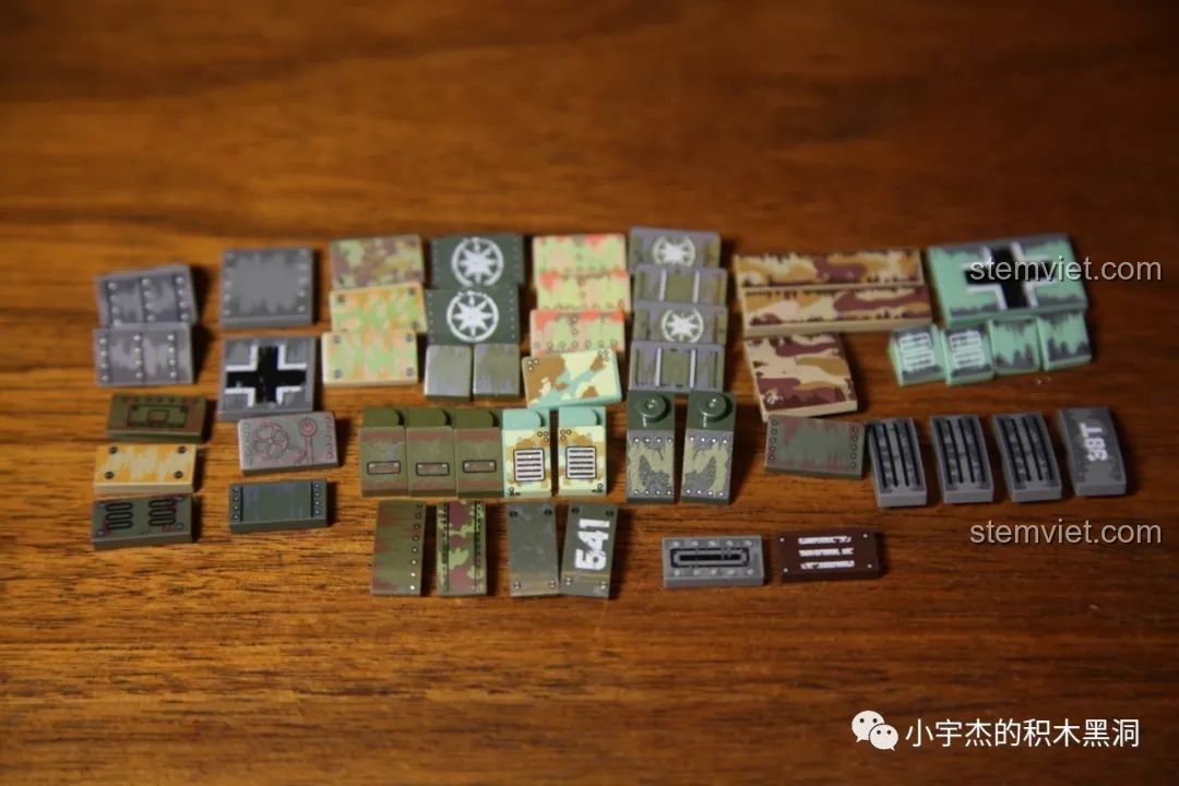 Ảnh chụp toàn bộ 8 mô hình xe tăng mini và 8 minifigure của series Đế Chế Thép SEMBO, một bộ sưu tập hoàn chỉnh.