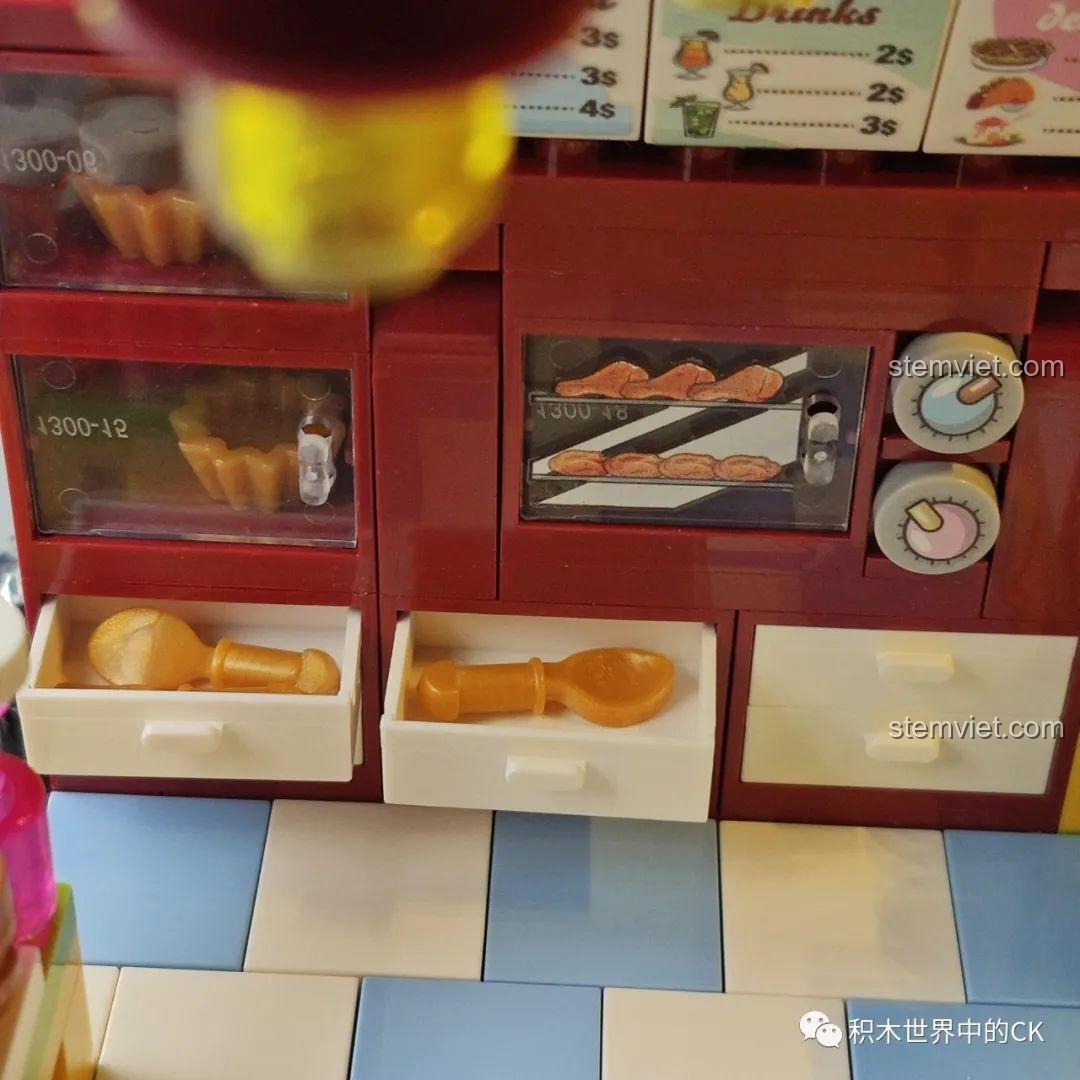 Khu vực tủ trưng bày bánh và lò nướng trong mô hình Cửa hàng trà sữa JIAZHI SY 5209.