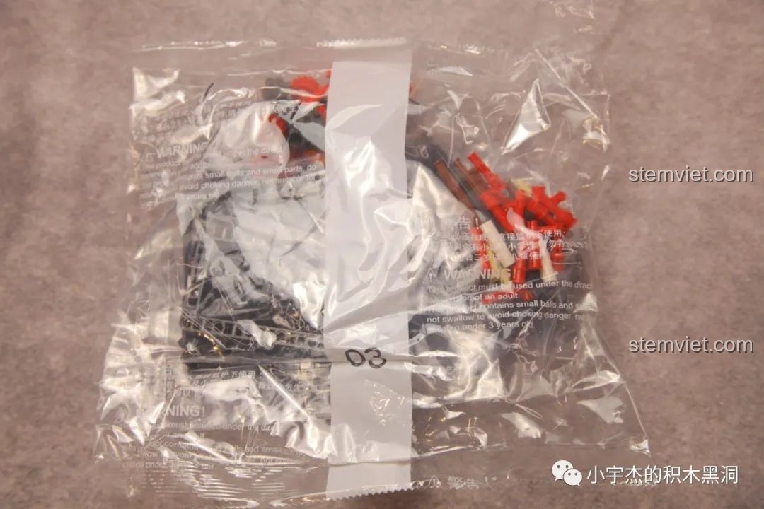 Túi chi tiết số 3 của bộ K-box 10222, chuẩn bị cho việc lắp ráp phần thân giữa và các cơ cấu truyền động.