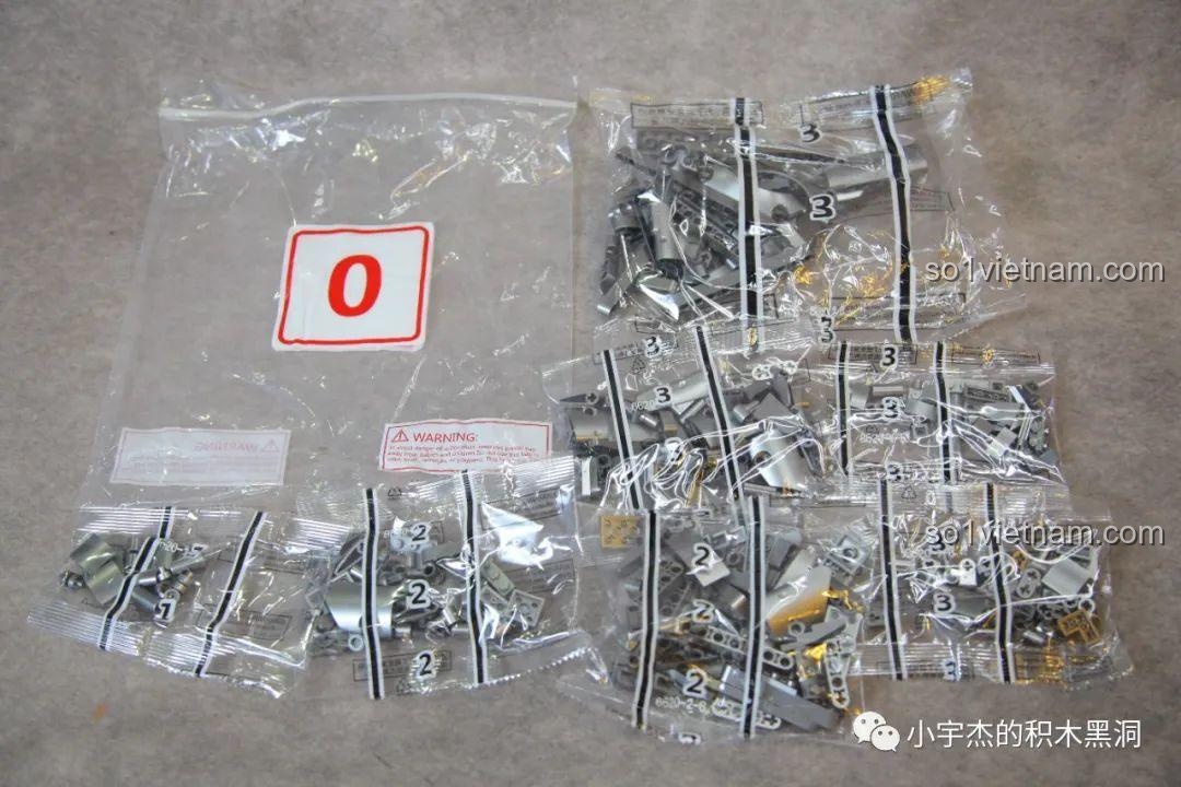 Túi chi tiết số 0 chứa các mảnh ghép màu bạc được sơn sẵn, được phân loại riêng trong bộ lắp ráp MJ Blocks 8620A.