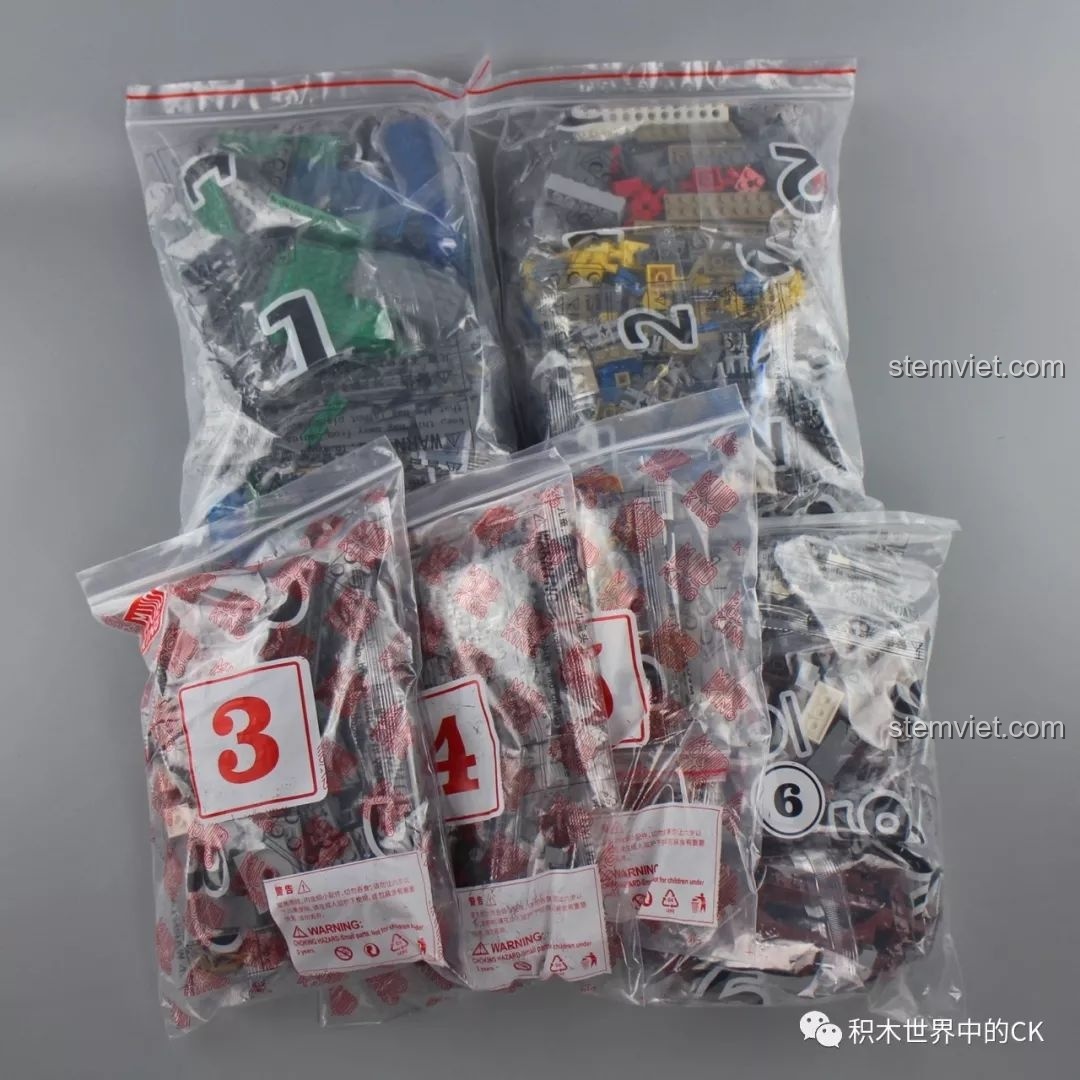 Các túi mảnh ghép được đánh số thứ tự từ 1 đến 6 cho giai đoạn đầu của bộ lắp ráp Lâu đài cổ tích.