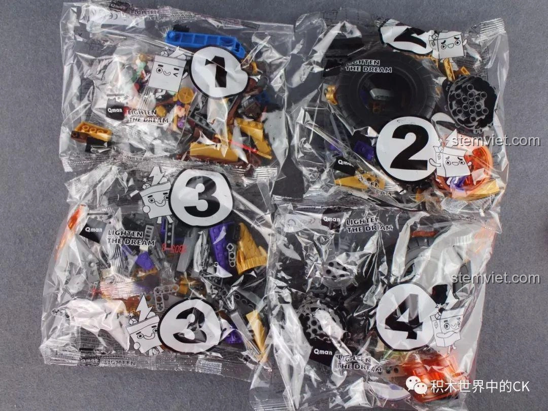 Các túi linh kiện được đánh số thứ tự trong bộ lắp ráp QMAN 3805 Tây Du Giáng Ma Ngộ Không Truyền, giúp dễ dàng phân loại.