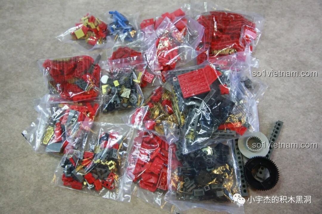 Các túi linh kiện số 3 và 4 của KBOX V5004 Giáp Chống Hulk MK44, được đóng gói riêng biệt.