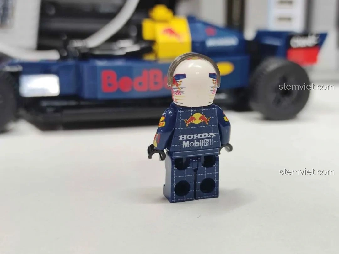 Các túi mảnh ghép được đánh số của bộ MJ Technology 13014, phân loại theo từng xe đua F1.